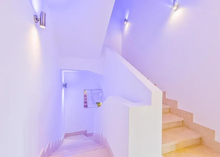 Townhouse With Roof Terrace,balcony And Large Pool Appartamento