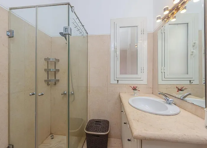 Townhouse With Roof Terrace,balcony And Large Pool Appartamento *