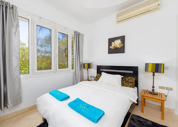Townhouse With Roof Terrace,balcony And Large Pool Hurghada