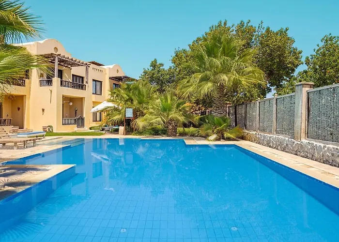 Townhouse With Roof Terrace,balcony And Large Pool Hurghada